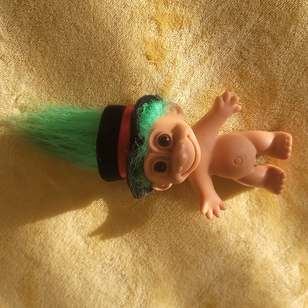 Vintage 90s russ Troll green hair